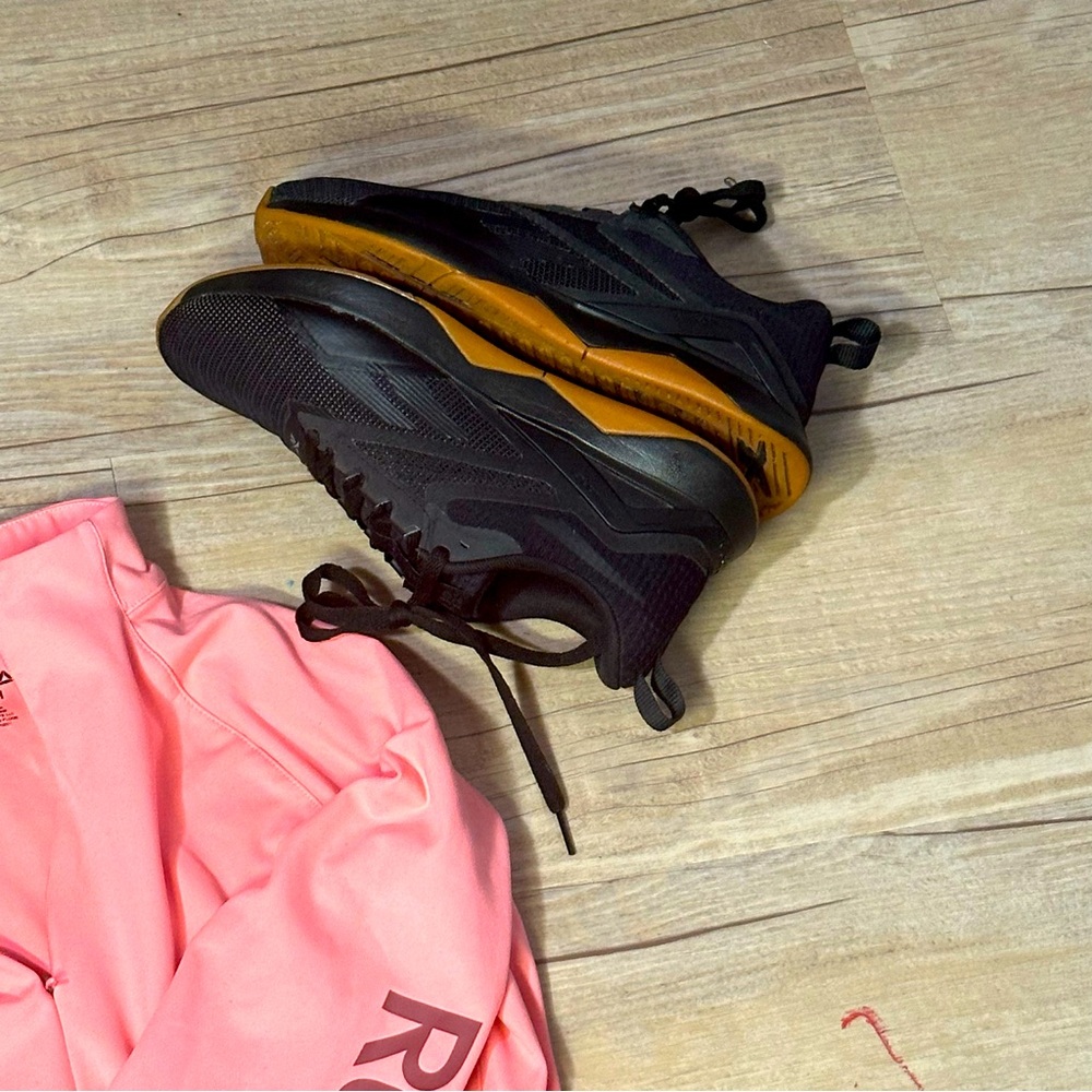 3 Piece LOT | Reebok Top. Reebok Shoes. Reebok Hat. Super Cute and Fun. Size - Picture 8 of 14